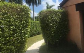 Yazlık ev – Miami sahili, Florida, Amerika Birleşik Devletleri. $1,450,000