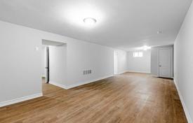 5 odalılar şehir içinde müstakil ev North York'da, Kanada. C$2,606,000