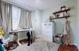 7 odalılar konak Old Toronto'da, Kanada. C$1,521,000