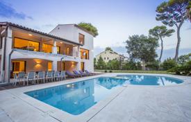 Villa – Antibes, Cote d'Azur (Fransız Rivierası), Fransa. 2,650,000 €