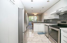 7 odalılar daire North York'da, Kanada. C$1,192,000