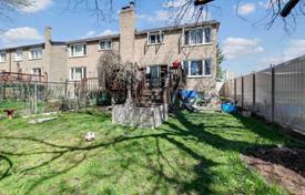 5 odalılar konak North York'da, Kanada. C$1,482,000