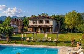 7 odalılar villa 500 m² Arezzo'da, İtalya. 1,300,000 €