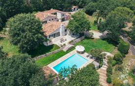 9 odalılar villa Le Rouret'da, Fransa. 2,450,000 €