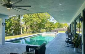 Şehir içinde müstakil ev – West End, Miami, Florida,  Amerika Birleşik Devletleri. $1,750,000