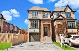 4 odalılar şehir içinde müstakil ev North York'da, Kanada. C$2,195,000