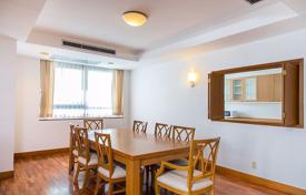 3 odalılar çatı dairesi Khlong Toei'de, Tayland. $4,600 haftalık