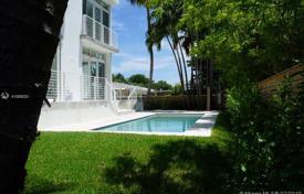 Villa – Miami, Florida, Amerika Birleşik Devletleri. $3,895,000
