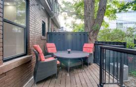 9 odalılar konak Old Toronto'da, Kanada. C$2,318,000