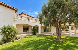 9 odalılar villa 42 m² La Roquette-sur-Siagne'de, Fransa. 1,090,000 €