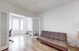 12 odalılar konak Old Toronto'da, Kanada. C$1,478,000