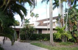 Yazlık ev – Fort Lauderdale, Florida, Amerika Birleşik Devletleri. $1,896,000