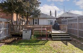 12 odalılar şehir içinde müstakil ev Etobicoke'de, Kanada. C$1,191,000