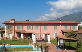 15 odalılar villa 600 m² Seravezza'da, İtalya. 1,100,000 €