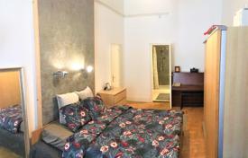 5 odalılar daire 93 m² District VI (Terézváros)'da, Macaristan. 255,000 €