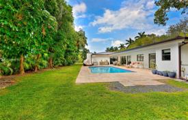 Villa – Miami, Florida, Amerika Birleşik Devletleri. 1,636,000 €