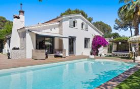 6 odalılar villa Mougins'de, Fransa. 1,290,000 €