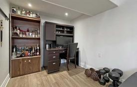 9 odalılar şehir içinde müstakil ev North York'da, Kanada. C$1,775,000