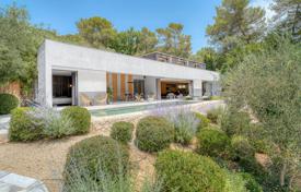 4 odalılar villa Valbonne'de, Fransa. 2,690,000 €