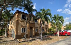 Şehir içinde müstakil ev – West End, Miami, Florida,  Amerika Birleşik Devletleri. $475,000