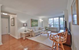 2 odalılar daire North York'da, Kanada. C$955,000