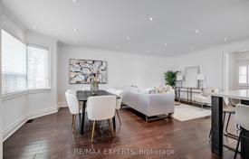 8 odalılar şehir içinde müstakil ev Etobicoke'de, Kanada. C$1,875,000
