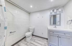 8 odalılar şehir içinde müstakil ev North York'da, Kanada. C$1,577,000