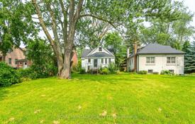 7 odalılar şehir içinde müstakil ev Etobicoke'de, Kanada. C$1,416,000