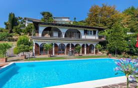 Villa – Padenghe sul Garda, Lombardiya, İtalya. 1,100,000 €