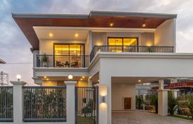 5 odalılar villa 305 m² Pattaya'da, Tayland. $416,000