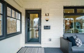 8 odalılar şehir içinde müstakil ev Old Toronto'da, Kanada. C$2,355,000