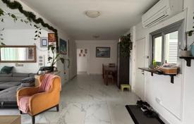 4 odalılar çatı dairesi 220 m² Neapolis'da, Kıbrıs. 600,000 €