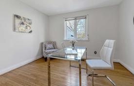 8 odalılar şehir içinde müstakil ev Etobicoke'de, Kanada. C$1,884,000