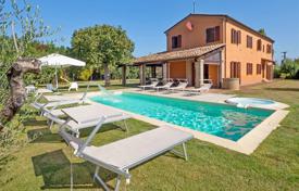 4 odalılar villa Riccione'de, İtalya. 3,600 € haftalık