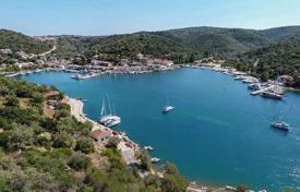 Arsa Mora'da, Yunanistan. 1,800,000 €