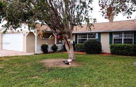 3 odalılar şehir içinde müstakil ev 215 m² Florida'da, Amerika Birleşik Devletleri. $332,000