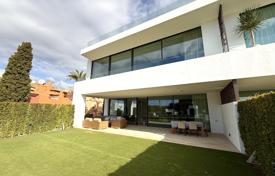 4 odalılar konak 606 m² Nueva Andalucia'da, İspanya. 4,400,000 €