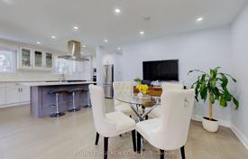 8 odalılar şehir içinde müstakil ev North York'da, Kanada. C$2,080,000