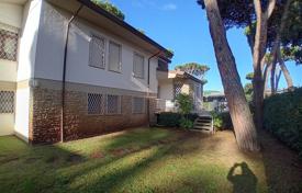 6 odalılar villa 191 m² Pietrasanta'da, İtalya. 1,800,000 €