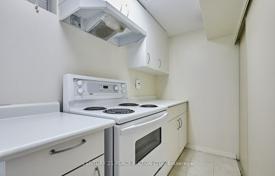 9 odalılar şehir içinde müstakil ev Scarborough'da, Kanada. C$1,290,000
