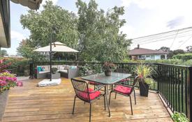 9 odalılar şehir içinde müstakil ev North York'da, Kanada. C$1,645,000