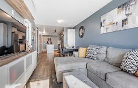 2 odalılar daire The Queensway'da, Kanada. C$840,000