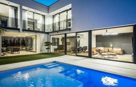 4 odalılar şehir içinde müstakil ev 220 m² Medulin'de, Hırvatistan. 1,300,000 €