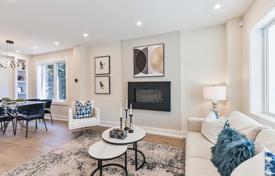 3 odalılar konak East York'da, Kanada. C$1,925,000