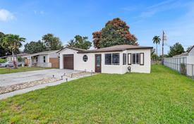 3 odalılar şehir içinde müstakil ev 152 m² Miami Gardens'da, Amerika Birleşik Devletleri. $525,000