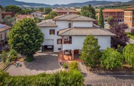 17 odalılar villa 580 m² Perugia'da, İtalya. 530,000 €