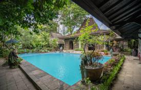 7 odalılar villa 1000 m² Seminyak'da, Endonezya. $3,000,000