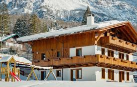 4 odalılar dağ evi 864 m² Cortina d'Ampezzo'da, İtalya. Price on request