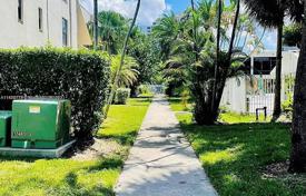 Şehir içinde müstakil ev – Aventura, Florida, Amerika Birleşik Devletleri. $395,000