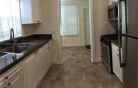 2 odalılar şehir içinde müstakil ev 110 m² Miami'de, Amerika Birleşik Devletleri. $625,000